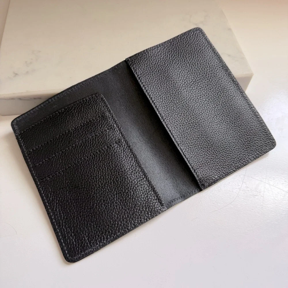 Roots Passport Card Cover Cervino